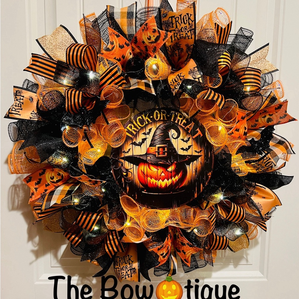 Handmade 22 in Halloween Ribbon Wreath Jack-o-lantern LED Lights W19